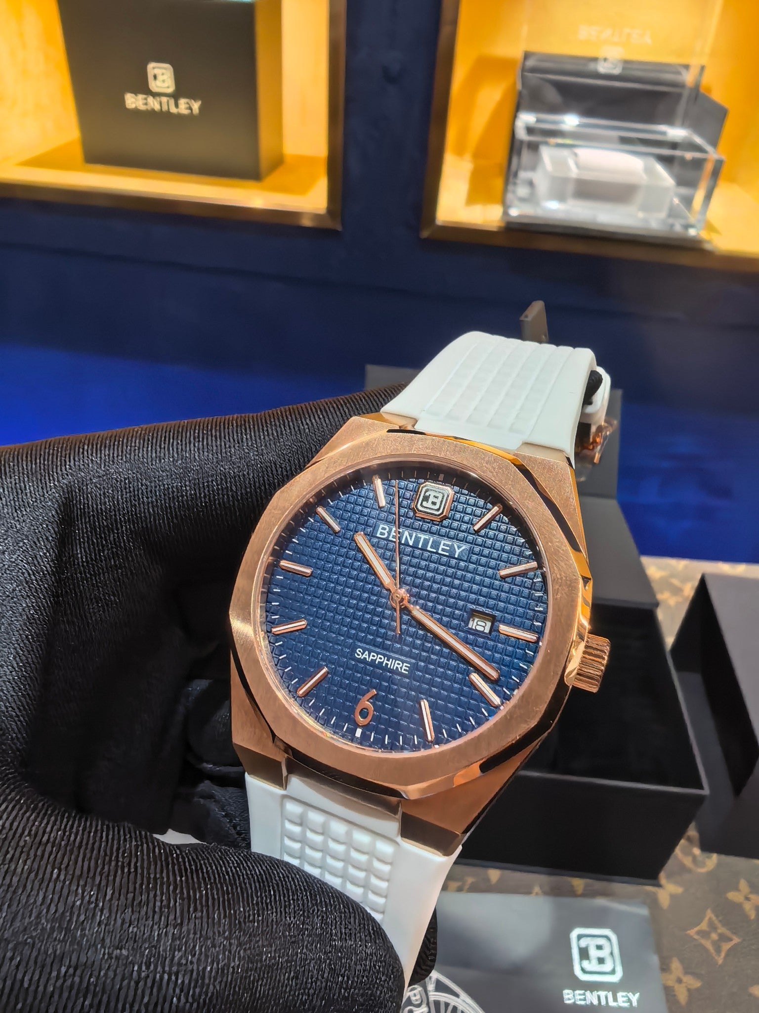 THE AURARAY BL-24-17