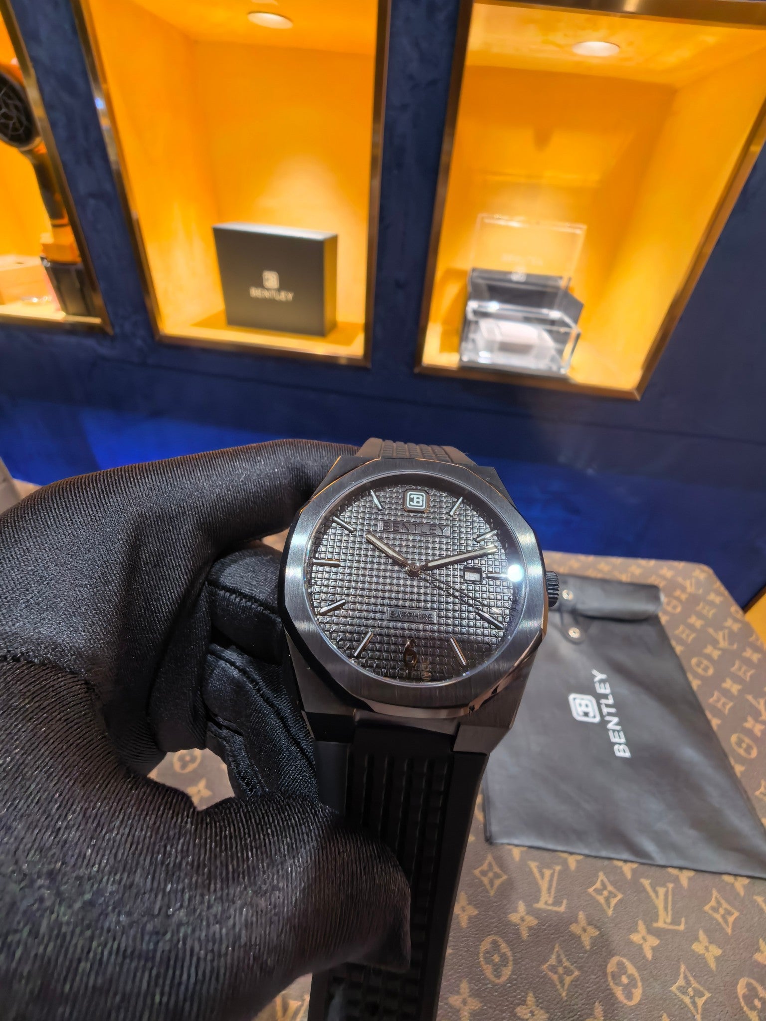 THE AURARAY BL-23-77